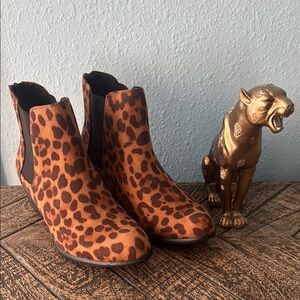 Esprit Brown Leopard Ankle Booties